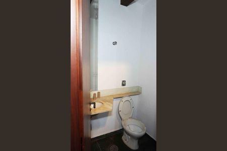 Casa de condomínio para alugar com 176m², 2 quartos e 3 vagas Casa de condomínio para alugar com 176m², 2 quartos e 3 vagasLavabo - piso superior