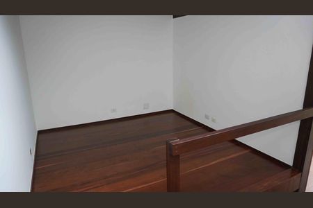 Casa de condomínio para alugar com 176m², 2 quartos e 3 vagas Casa de condomínio para alugar com 176m², 2 quartos e 3 vagasSala intima - piso superior