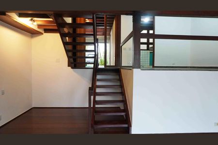 Casa de condomínio para alugar com 176m², 2 quartos e 3 vagas Casa de condomínio para alugar com 176m², 2 quartos e 3 vagasSala de Estar