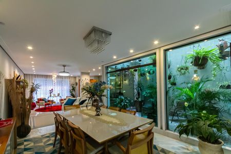 Casa à venda com 380m², 3 quartos e 6 vagas