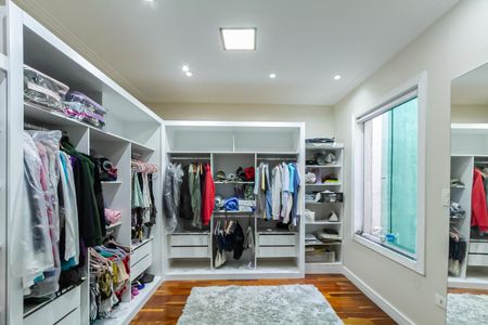 Casa à venda com 380m², 3 quartos e 6 vagas