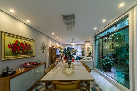 Casa à venda com 380m², 3 quartos e 6 vagas
