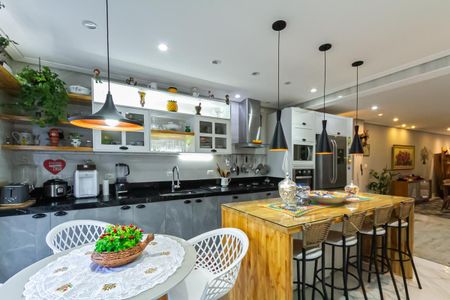Casa à venda com 380m², 3 quartos e 6 vagas
