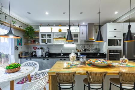 Casa à venda com 380m², 3 quartos e 6 vagas