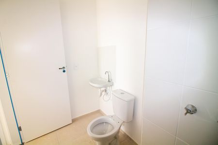 Apartamento à venda com 45m², 2 quartos e sem vaga Apartamento à venda com 45m², 2 quartos e sem vagaBanheiro