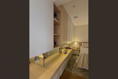 Apartamento à venda com 81m², 3 quartos e 2 vagasBanheiro