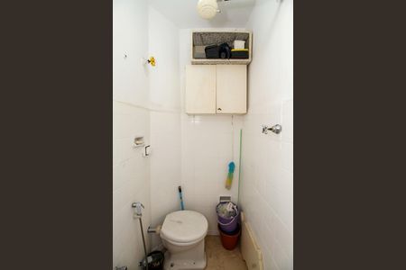 Apartamento à venda com 83m², 3 quartos e sem vaga Apartamento à venda com 83m², 3 quartos e sem vagaBanheiro de Serviço