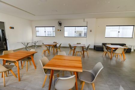 Apartamento à venda com 53m², 2 quartos e 1 vaga Apartamento à venda com 53m², 2 quartos e 1 vagaÁrea comum - Salão de festas