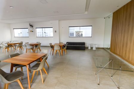 Apartamento à venda com 53m², 2 quartos e 1 vaga Apartamento à venda com 53m², 2 quartos e 1 vagaÁrea comum - Salão de festas