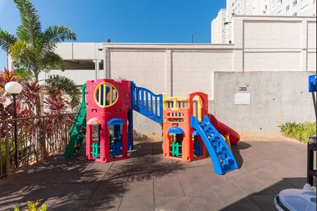 Apartamento para alugar com 43m², 2 quartos e 1 vaga Apartamento para alugar com 43m², 2 quartos e 1 vagaÁrea comum - Playground