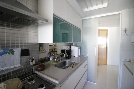 Apartamento à venda com 120m², 3 quartos e 2 vagasCozinha