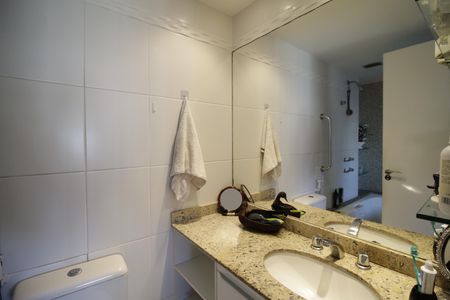 Apartamento à venda com 120m², 3 quartos e 2 vagasBanheiro da Suíte 3