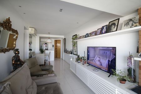 Apartamento à venda com 120m², 3 quartos e 2 vagasSala
