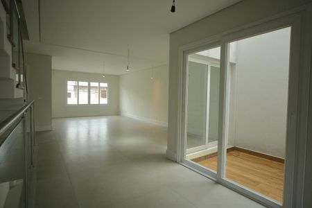 Casa à venda com 250m², 3 quartos e 5 vagasSala