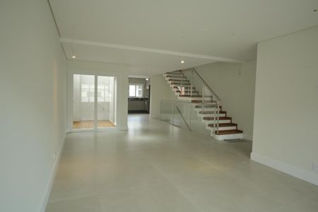 Casa à venda com 250m², 3 quartos e 5 vagasSala