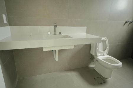 Casa à venda com 250m², 3 quartos e 5 vagas Banheiro  Suíte 3 
