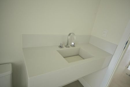 Casa à venda com 250m², 3 quartos e 5 vagasLavabo da Sala 