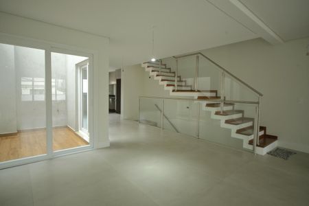 Casa à venda com 250m², 3 quartos e 5 vagasSala