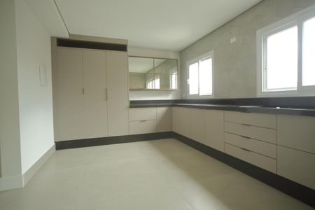 Casa à venda com 250m², 3 quartos e 5 vagasCozinha 