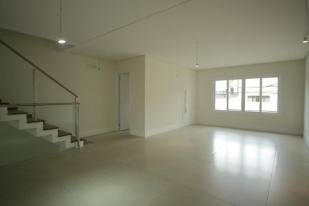 Casa à venda com 250m², 3 quartos e 5 vagasSala