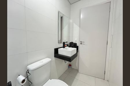 Casa para alugar com 100m², 3 quartos e 1 vaga Casa para alugar com 100m², 3 quartos e 1 vagaBanheiro Social