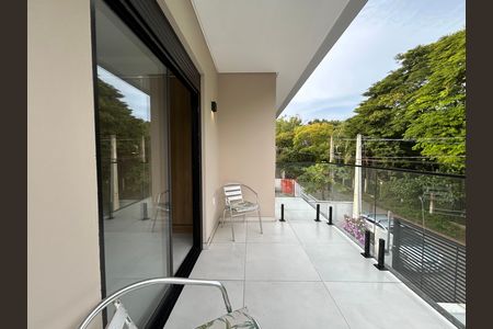 Casa para alugar com 100m², 3 quartos e 1 vaga Casa para alugar com 100m², 3 quartos e 1 vagaVaranda
