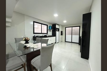 Casa para alugar com 100m², 3 quartos e 1 vaga Casa para alugar com 100m², 3 quartos e 1 vagaCozinha