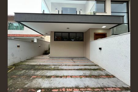 Casa para alugar com 100m², 3 quartos e 1 vaga Casa para alugar com 100m², 3 quartos e 1 vagaGaragem