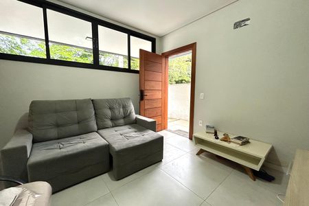 Sala de casa para alugar com 3 quartos, 100m² em Campeche Central, Florianópolis