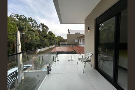 Casa para alugar com 100m², 3 quartos e 1 vaga Casa para alugar com 100m², 3 quartos e 1 vagaVaranda