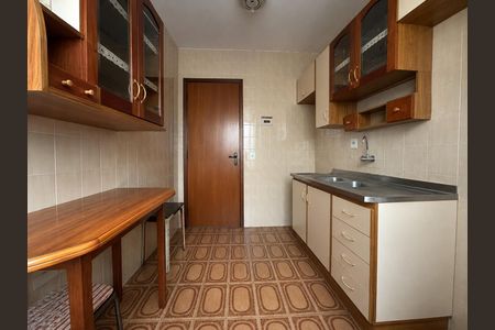 Cozinha de apartamento para alugar com 1 quarto, 48m² em Menino Deus, Porto Alegre
