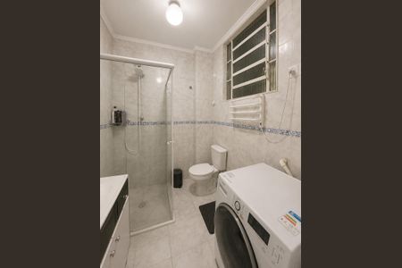 Banheiro de apartamento para alugar com 1 quarto, 39m² em Centro Histórico, Porto Alegre
