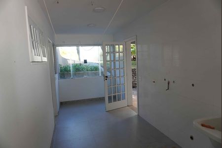 Casa de condomínio à venda com 450m², 2 quartos e 2 vagas Casa de condomínio à venda com 450m², 2 quartos e 2 vagasÁrea de Serviço