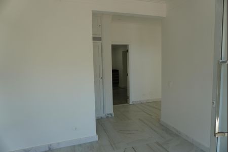 Casa de condomínio à venda com 450m², 2 quartos e 2 vagasEntrada
