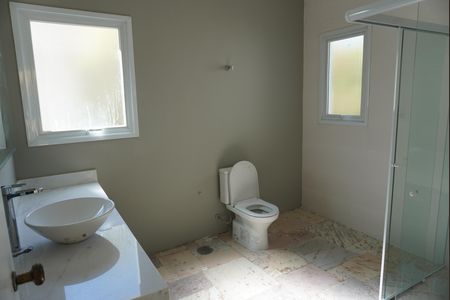 Casa de condomínio à venda com 450m², 2 quartos e 2 vagasBanheiro da Suíte 3