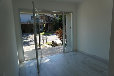 Casa de condomínio à venda com 450m², 2 quartos e 2 vagasEntrada