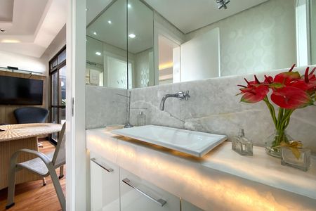Apartamento à venda com 358m², 4 quartos e 4 vagas Apartamento à venda com 358m², 4 quartos e 4 vagasBanheiro cobertura