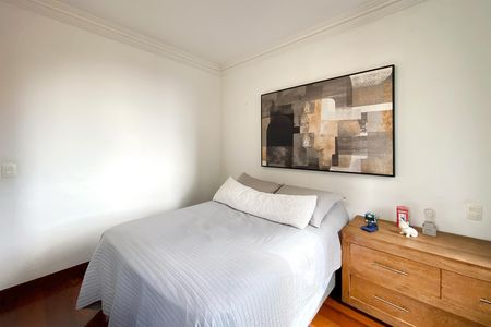 Apartamento à venda com 358m², 4 quartos e 4 vagas Apartamento à venda com 358m², 4 quartos e 4 vagasQuarto 3