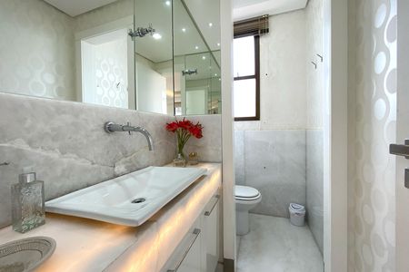 Apartamento à venda com 358m², 4 quartos e 4 vagas Apartamento à venda com 358m², 4 quartos e 4 vagasBanheiro cobertura