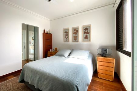 Apartamento à venda com 358m², 4 quartos e 4 vagas Apartamento à venda com 358m², 4 quartos e 4 vagasSuite 1