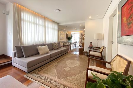 Apartamento à venda com 358m², 4 quartos e 4 vagas Apartamento à venda com 358m², 4 quartos e 4 vagasSala