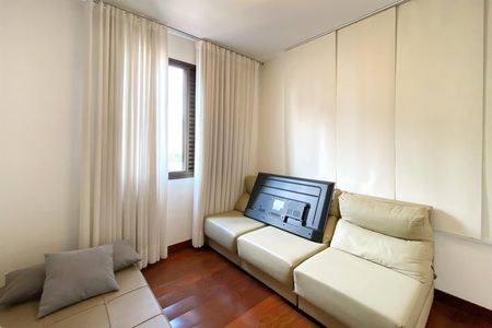 Apartamento à venda com 358m², 4 quartos e 4 vagas Apartamento à venda com 358m², 4 quartos e 4 vagasQuarto 2