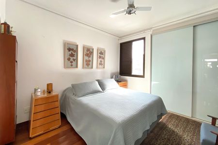 Apartamento à venda com 358m², 4 quartos e 4 vagas Apartamento à venda com 358m², 4 quartos e 4 vagasSuite 1