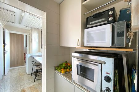 Apartamento à venda com 358m², 4 quartos e 4 vagas Apartamento à venda com 358m², 4 quartos e 4 vagasÁrea de Serviço