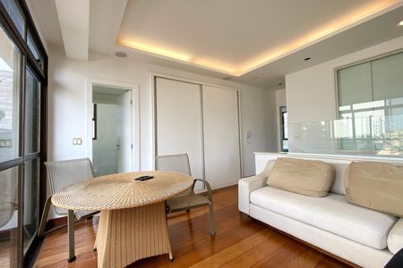Apartamento à venda com 358m², 4 quartos e 4 vagas Apartamento à venda com 358m², 4 quartos e 4 vagasSala de Estar