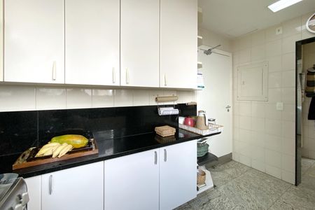 Apartamento à venda com 358m², 4 quartos e 4 vagas Apartamento à venda com 358m², 4 quartos e 4 vagasCozinha