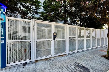 Apartamento para alugar com 54m², 2 quartos e 2 vagas Apartamento para alugar com 54m², 2 quartos e 2 vagasFachada