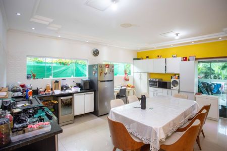 Casa à venda com 650m², 4 quartos e 4 vagasCozinha Casa 1