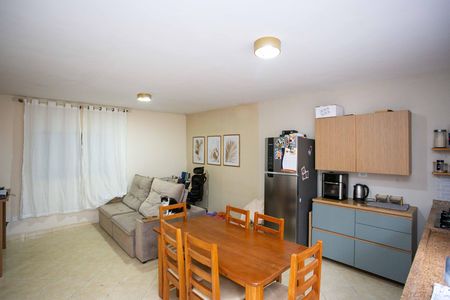 Casa à venda com 650m², 4 quartos e 4 vagasSala/Cozinha  Casa 2