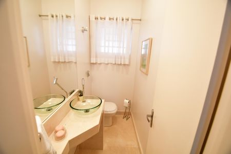 Casa à venda com 229m², 3 quartos e 1 vagaLavabo